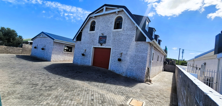 5 Bedroom Property for Sale in Middedorp Western Cape